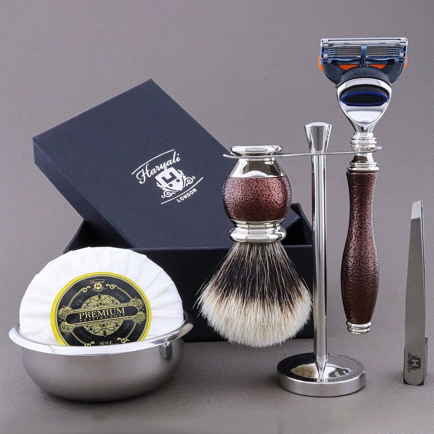Haryali's Vase Range Shaving Kit